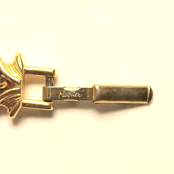 Vintage Napier Signed Goldtone Bracelet - Picture 7 of 7